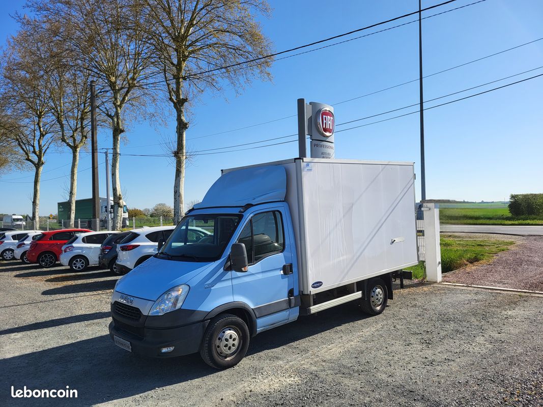 IVECO Daily 35S17 (170cv) "Caisse Isotherme" (image 1)