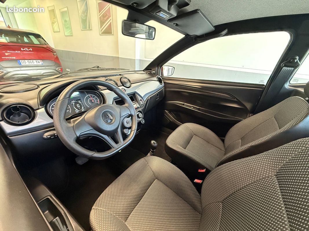 AIXAM eMinauto Chic – 968 km seulement – 100 % électrique – 1re main (image 5)