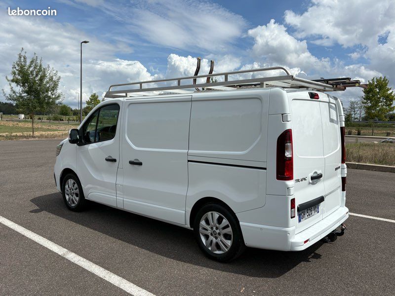 Renault trafic 2.0 170 cv boîte auto (image 4)