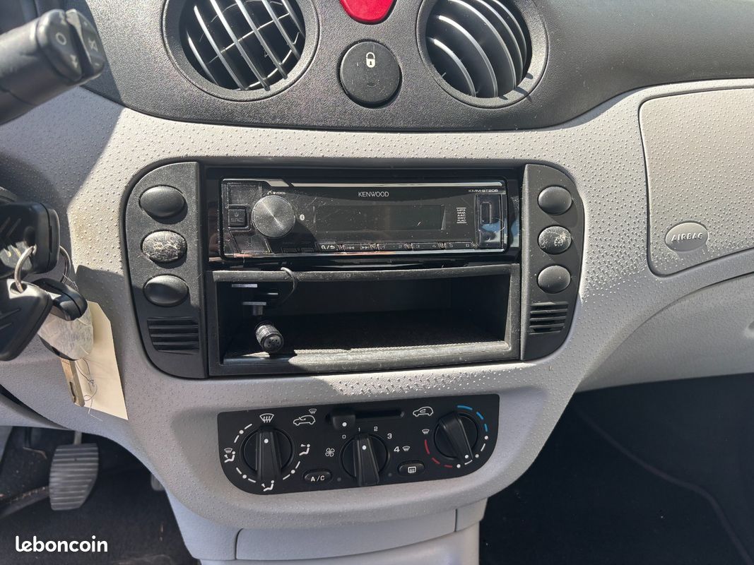 CITROEN C3 C3 1.4i 73ch Tic Tac CLIM/DISTRI NEUVE/PNEUS AR NEUFS (image 19)