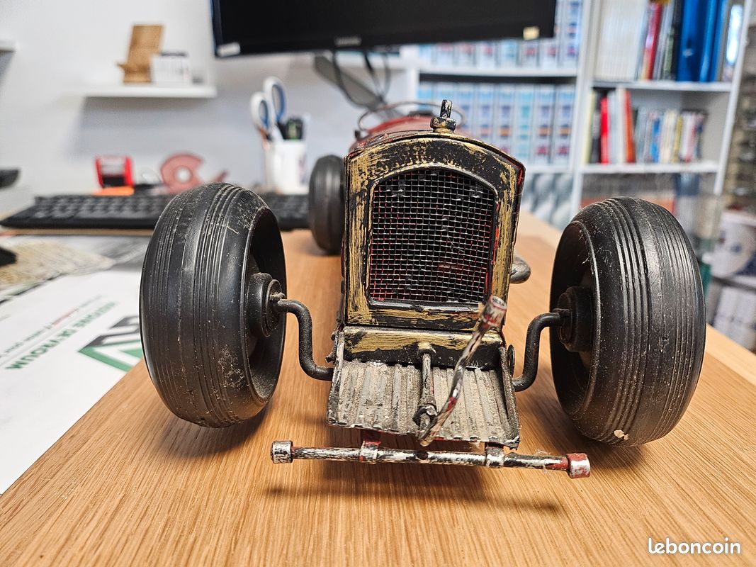 Miniature de Collection 1/12 - Voiture de Course Vintage - Vitrin
