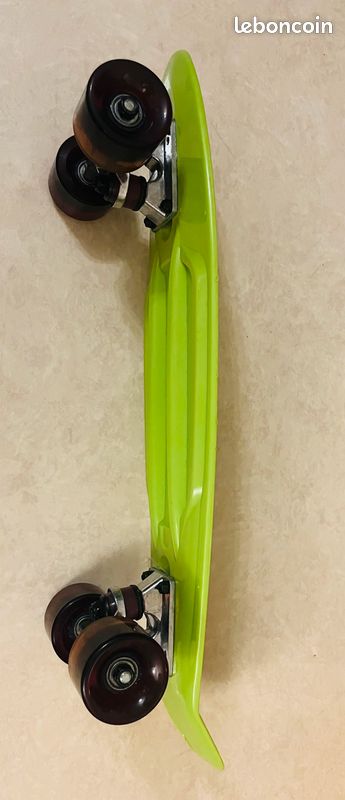Skateboard : vert fluo marque moov’ngo (image 4)