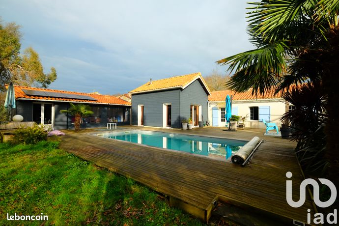 Maison 8 pièces 181 m²