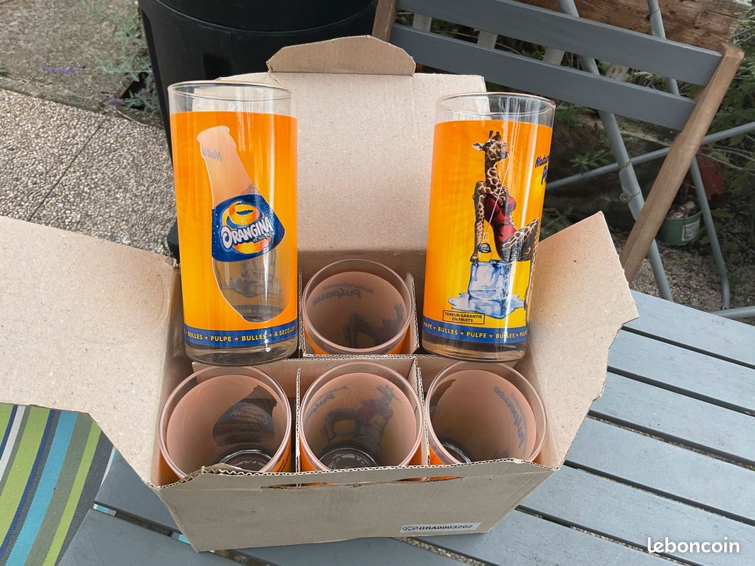 Tasses en verre orange vintage