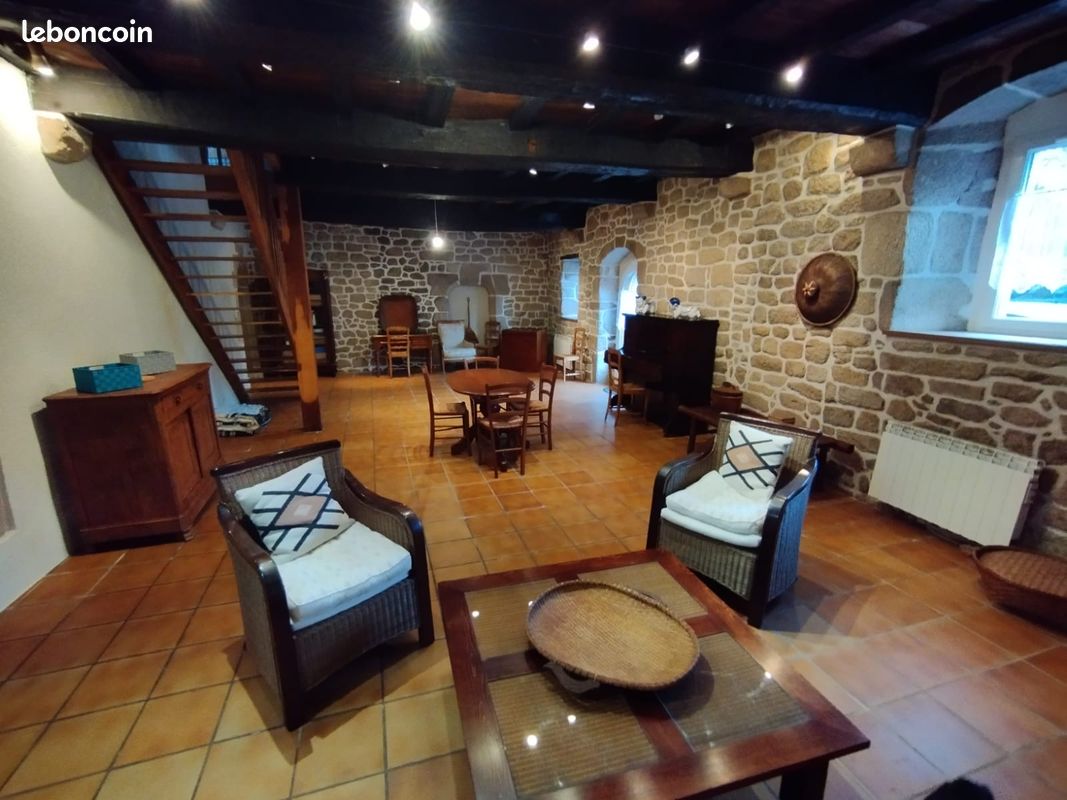 Maison 7 pièces 211 m² · à Le Faouët · 211 m² · 296 000 €
