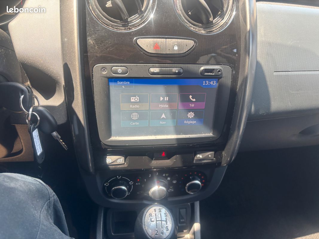 DACIA Duster dCi 110 4x2 Black Touch 2017 (image 14)