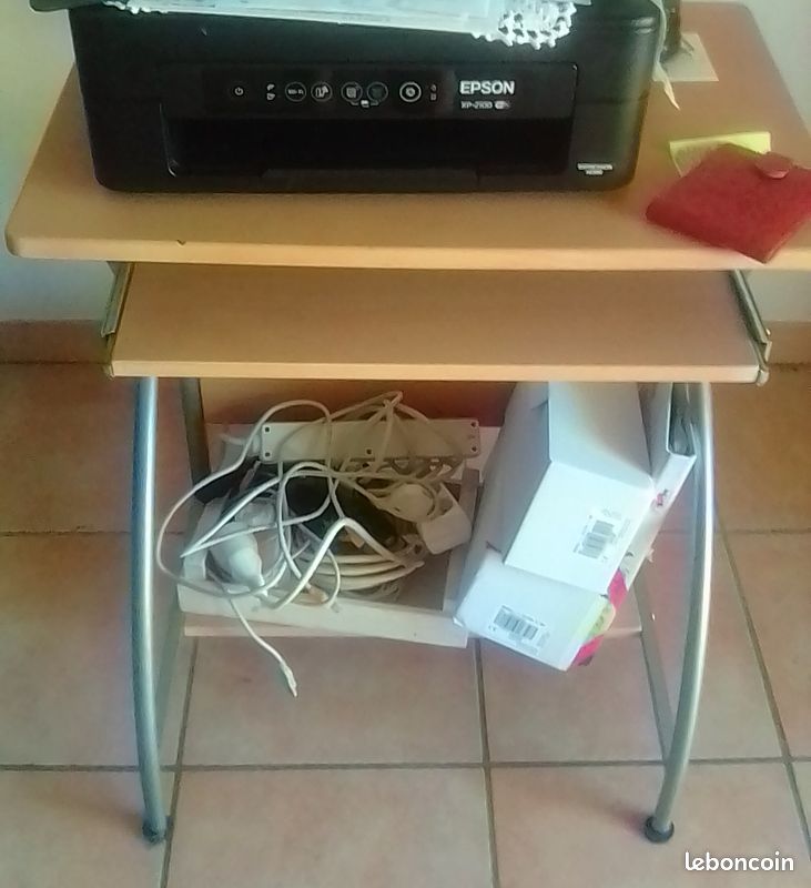 Bureau d'appoint (image 1)