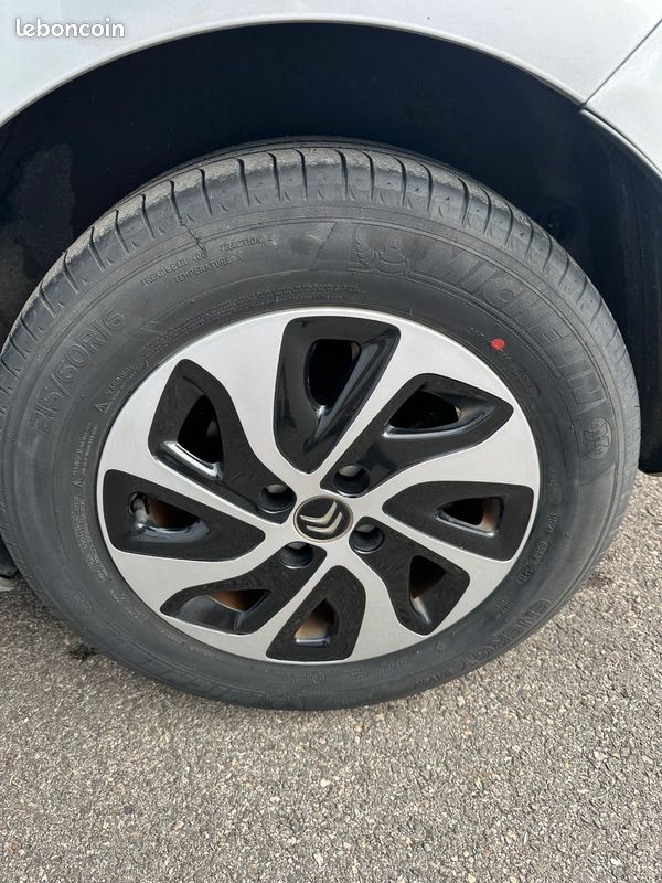 Citroën DS5 1.6 e-HDi 120ch Chic / distribution neuf / 2eme main / Caméra de recul (image 19)