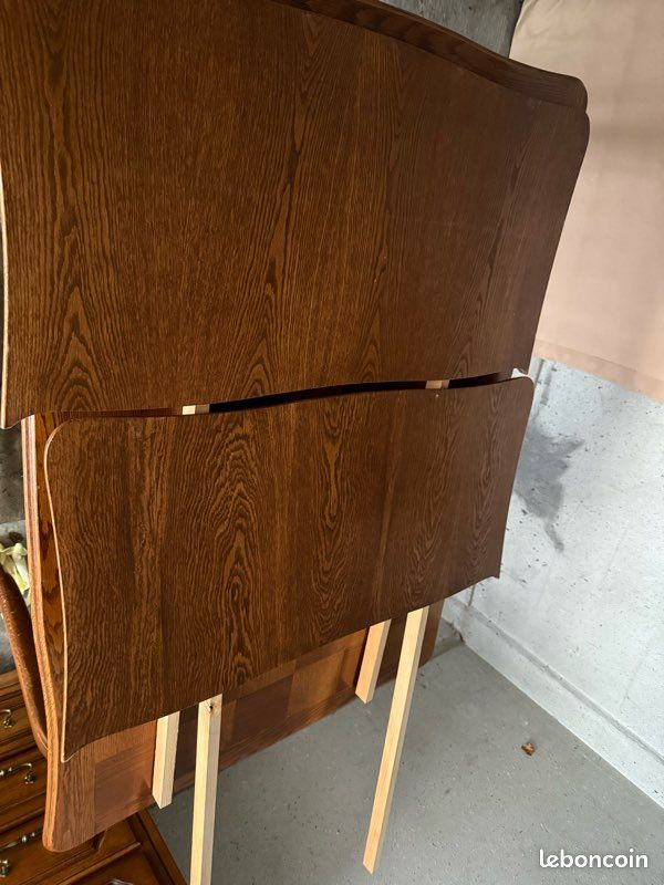 Table (image 4)