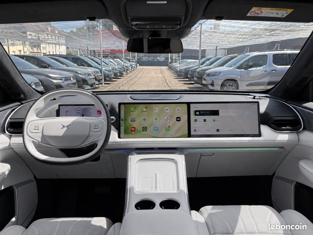 Xpeng g9 575 awd performance 93.1 kwh black edition / cuir diamant / attelage / sieges massants / audio dynau (image 6)