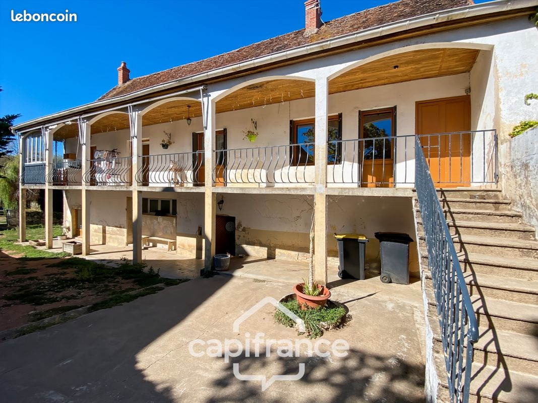Maison 7 pièces 200 m² · à Curtil-sous-Burnand · 200 m² · 220 000 €