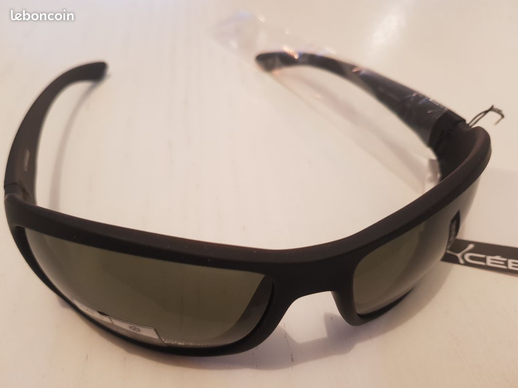 Lunettes de soleil (image 1)