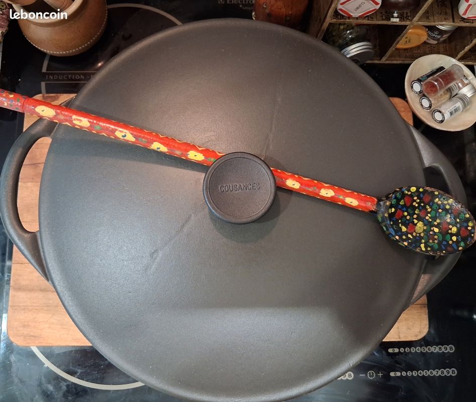 Cocotte Invicta noire en fonte émaillée ovale 31cm