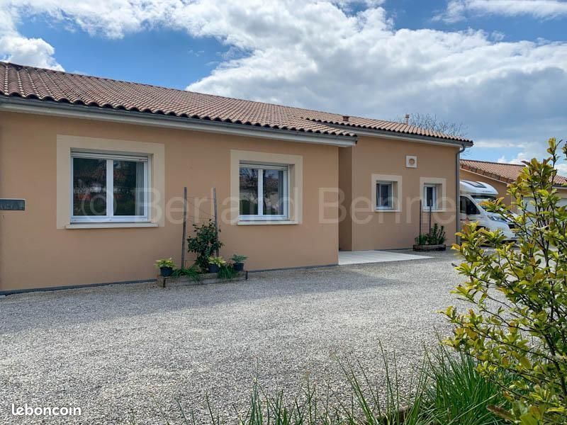 Pavillon 6 pièces 145 m² - Civray 86400 (image principale 19)
