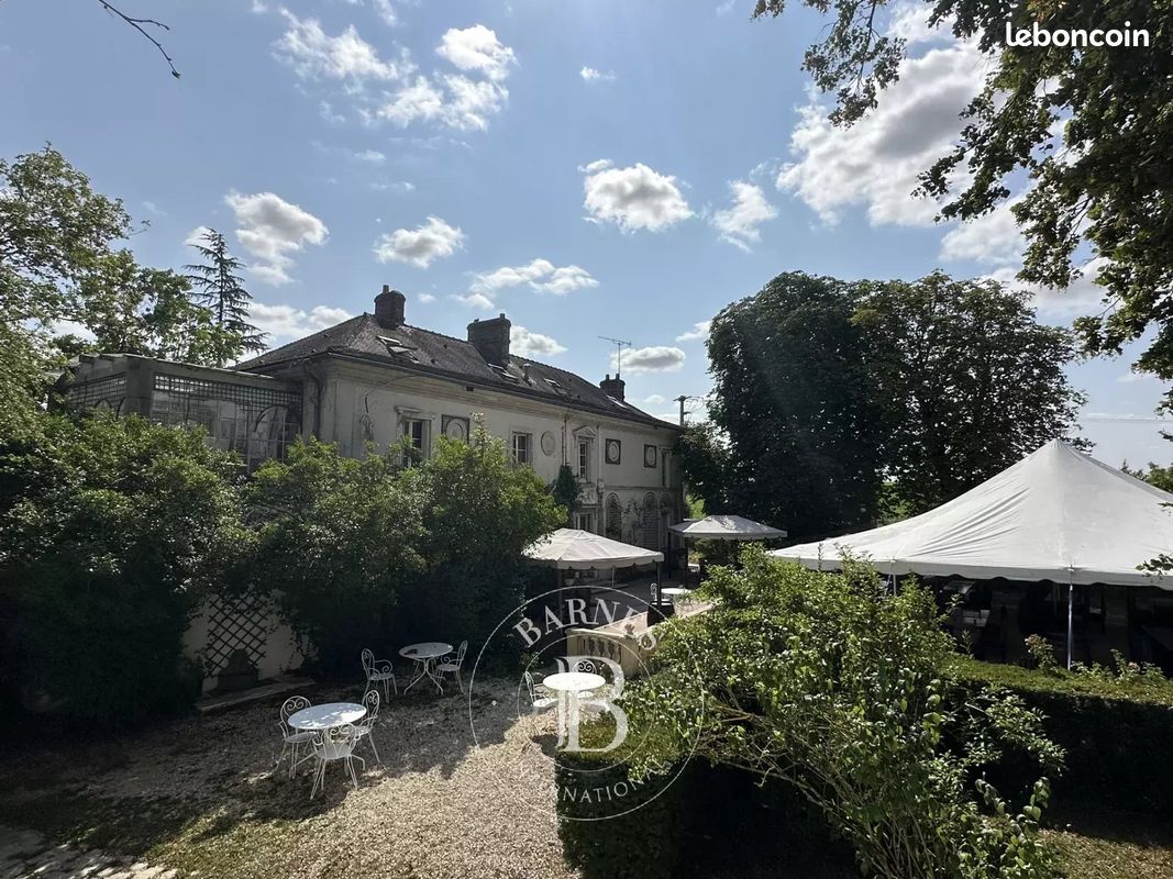 Propriété 14 pièces 413 m² (image 1)
