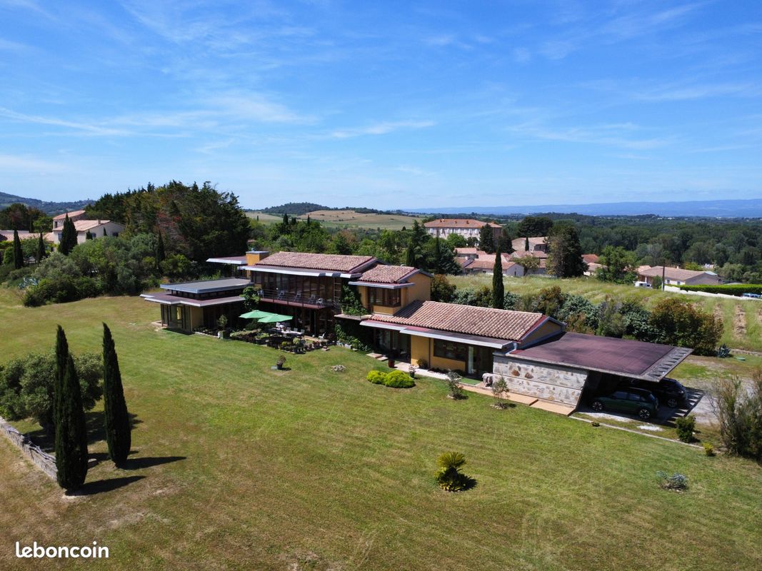 Maison 10 pièces 350 m² · à Carcassonne · 350 m² · 880 000 €