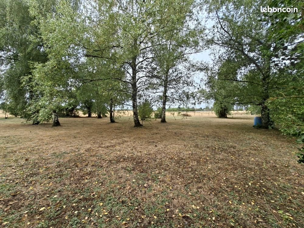 Terrain 1270 m² · à Artannes-sur-Indre · 1 270 m² · 142 400 €