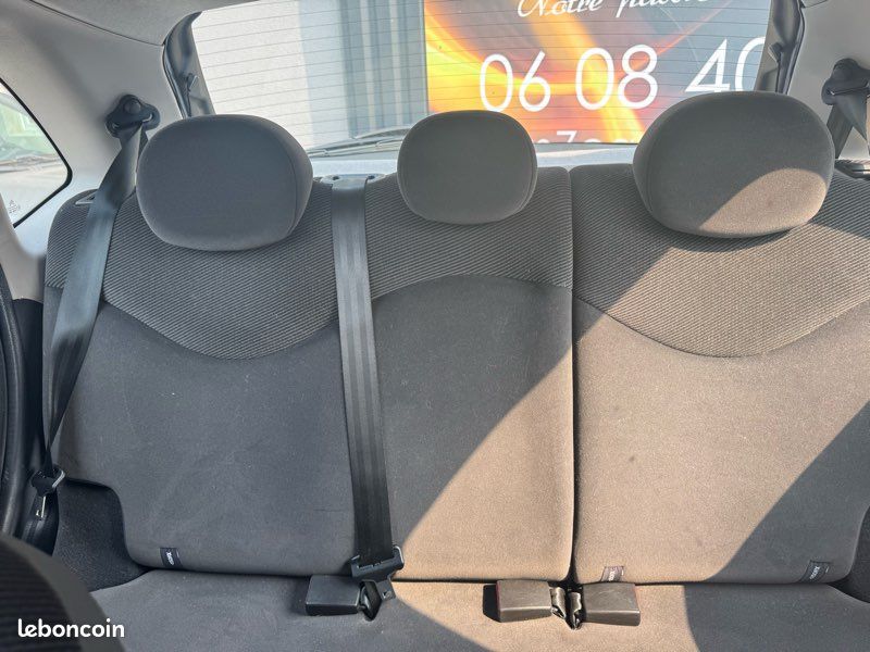 Citroënz c3 1,4 Hdi 70 ch diesel 5 portes garantie 12 mois (image 4)
