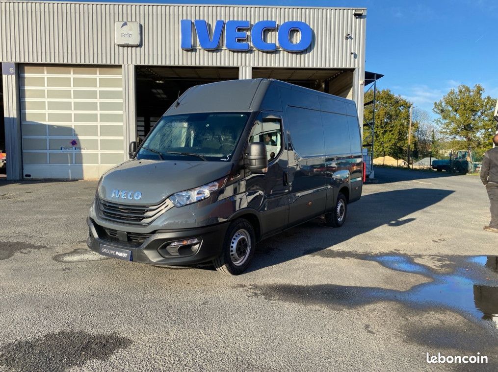 Iveco Daily IVECO DAILY FOURGON 35S FG 35S14A8 V12 HI-MATIC