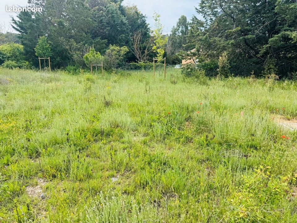 Terrain 600 m² · à Gémenos · 435 000 €