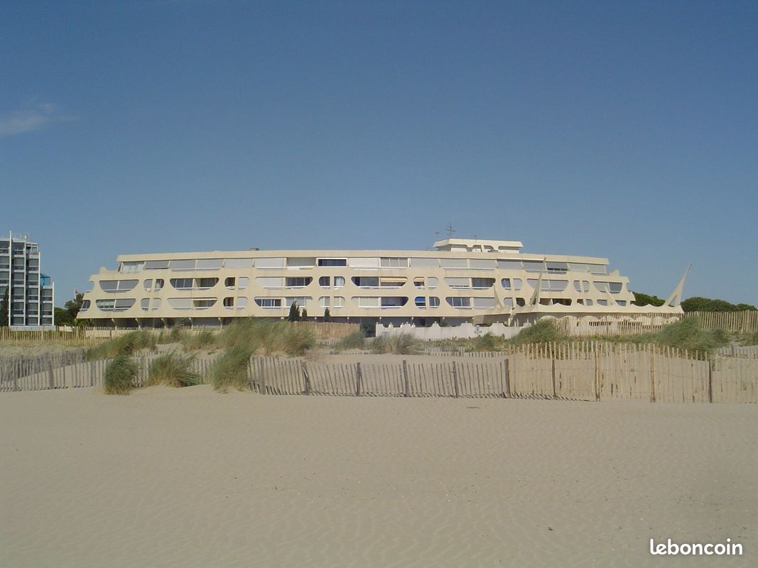 Plage Sud Port Camargue Piscine et bord de plage
