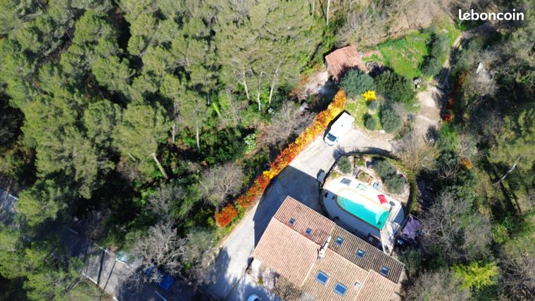 Villa 7 pièces 243 m²