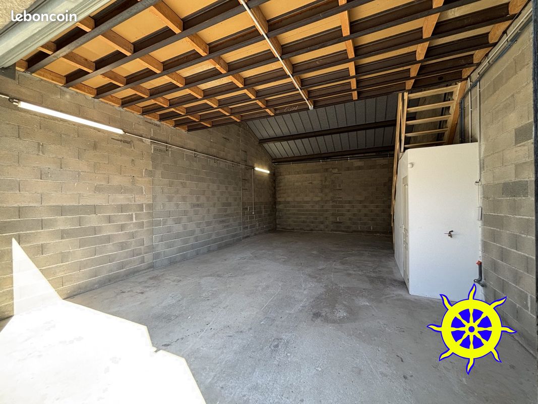 Parking 98 m² · à Narbonne · 98 m² · 650 €/mois
