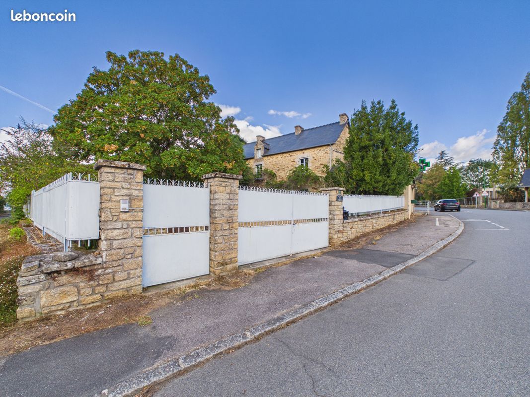 Maison 12 pièces 300 m² · à Saint-Jacut-les-Pins · 300 m² · 418 700 €