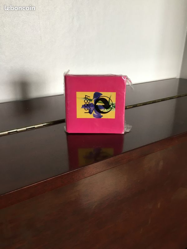 Petit carnet avec crayon - N'hésitez pas à visiter mon profil, je vends plein d'autres articles qui pourraient vous intéresser. Envoi rapide et soigné😊 (image 1)