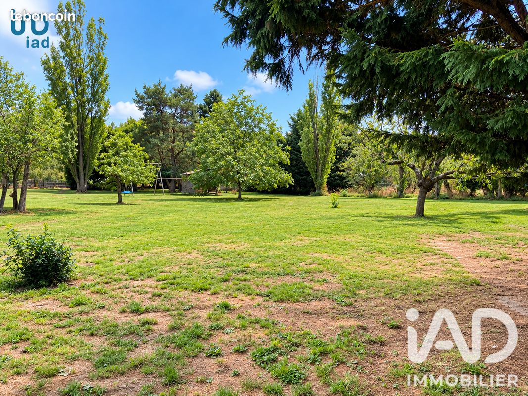 Terrain 1000 m² · à Soleymieux · 1 000 m² · 86 000 €