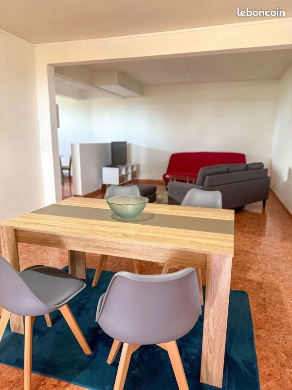 Maison 3 pièces 82 m² · à Le Carbet · 82 m² · 1 150 €/mois
