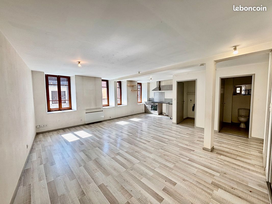 Appartement 3 pièces 67 m² · à Le Pont-de-Beauvoisin · 67 m² · 95 000 €