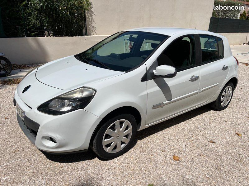 Clio 3 tomtom phase 2 2011 (image 1)