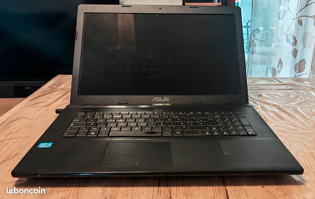Ordinateur portable ASUS X75A Reconditionné - 17.3 Pouces - SSD