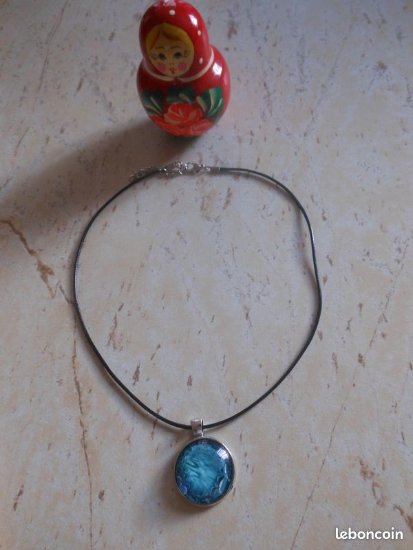 Pendentif N°10 - Fait Main - Argent - Coloris : Différents Bleus (image 1)