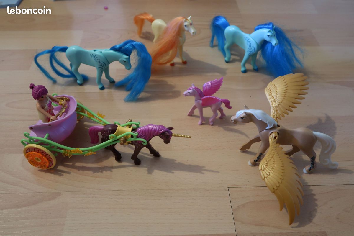 Carosse + chevaux ailés et chevaux playmobil (image 1)