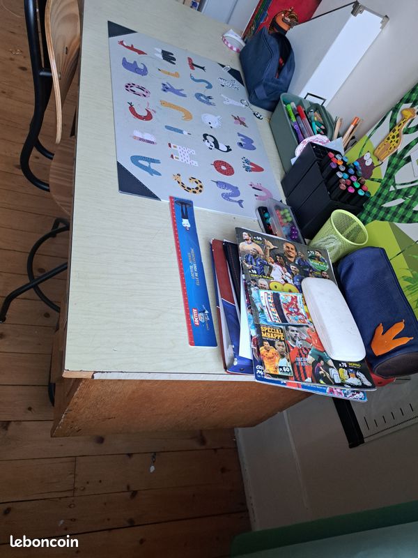 Bureau vintage à restaurer (image 2)