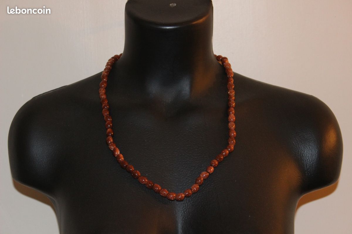 Collier (image 1)