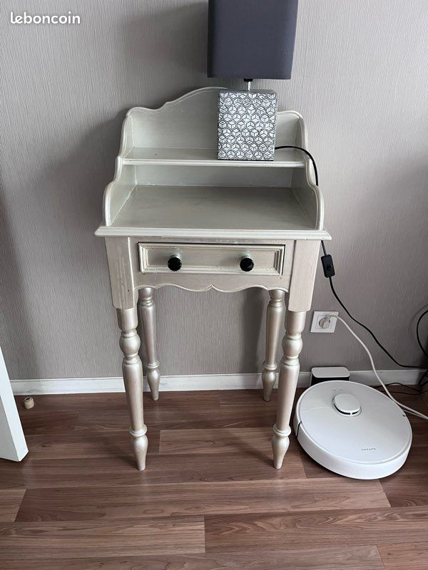 Petit Meuble (image 1)