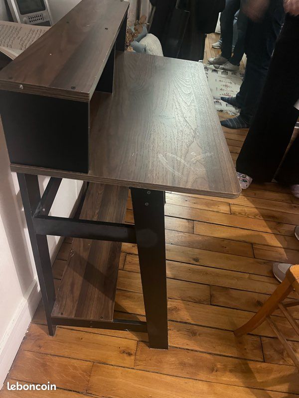 Bureau (image 2)