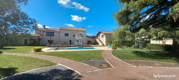 Maison 5 pièces 467 m²