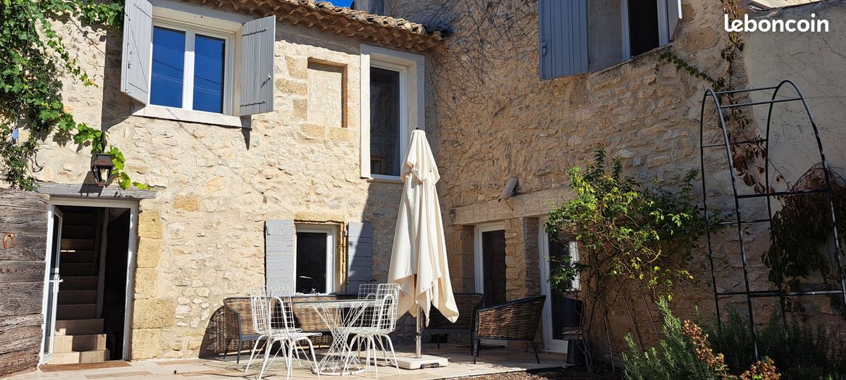 Maison 6 pièces 150 m² · à Taillades · 150 m² · 690 000 €