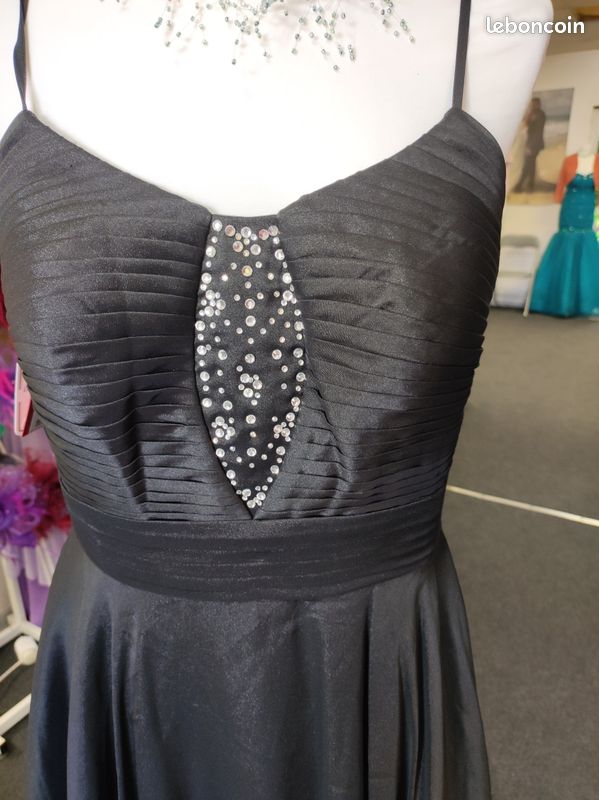 Robe de soirée/cocktail courte en mousseline, JAMAIS PORTEE, coloris noir taille 38 (image 4)