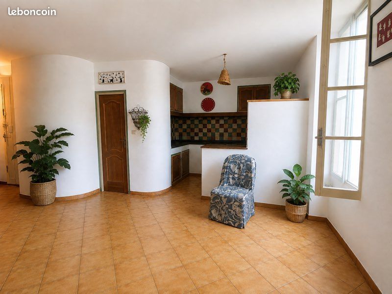 Appartement 3 pièces 65 m² · à Marseille · 65 m² · 220 000 €