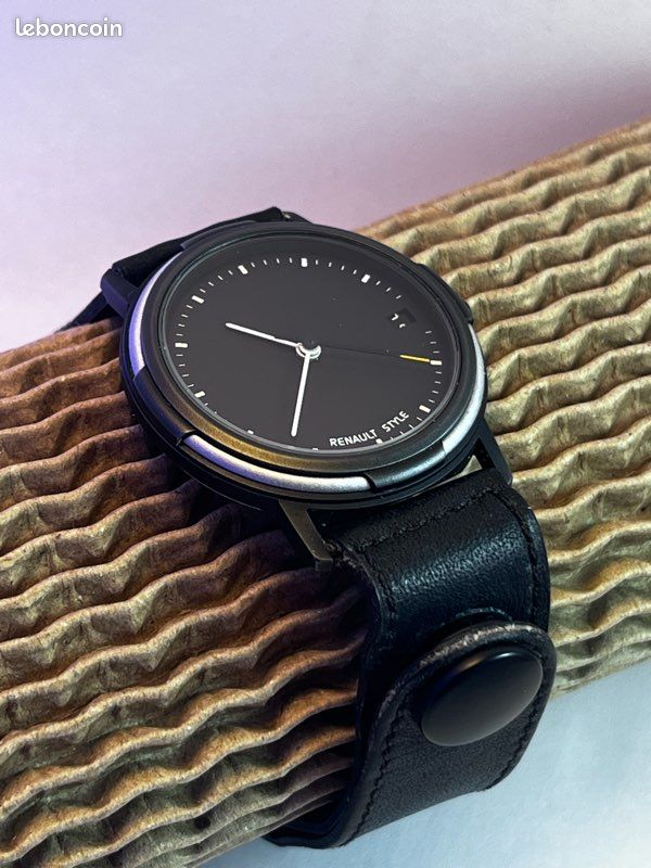 Montre Renault Style – Noire & Sobre – Bracelet pression (image 2)