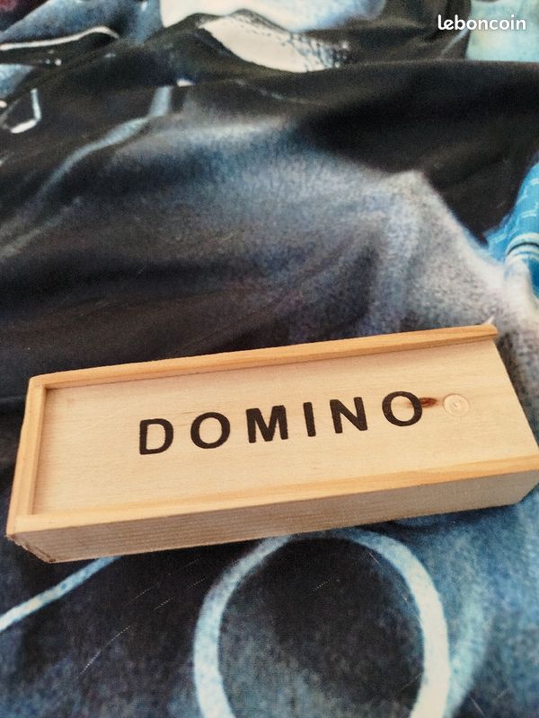 Domino (image 1)