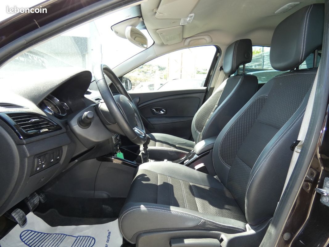RENAULT MEGANE III BERLINE dCi 110 FAP Energy eco2 Bose (image 10)