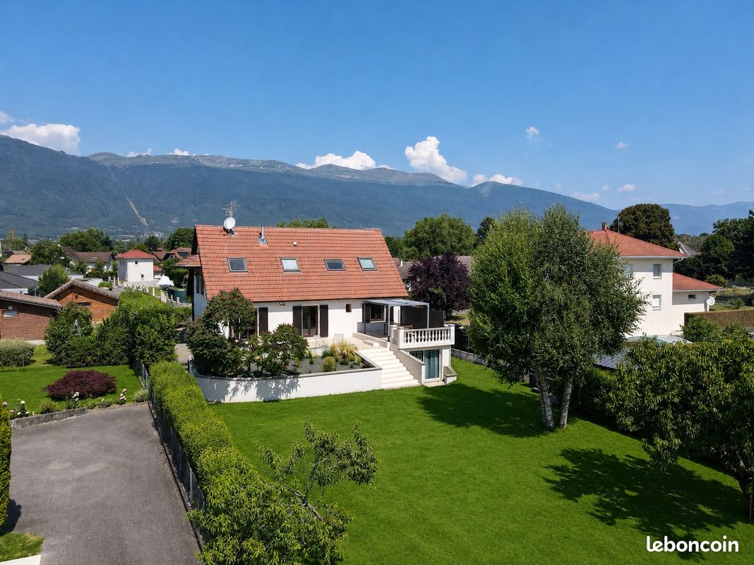 Maison 6 pièces 218 m² · à Saint-Genis-Pouilly · 218 m² · 995 000 €
