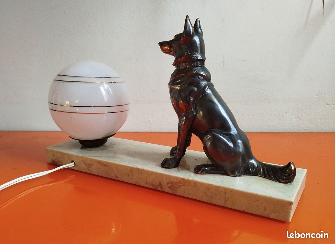 Lampe veilleuse de chevet ancienne période Art déco années 40 / 50 chien en régule support en marbre (image 4)
