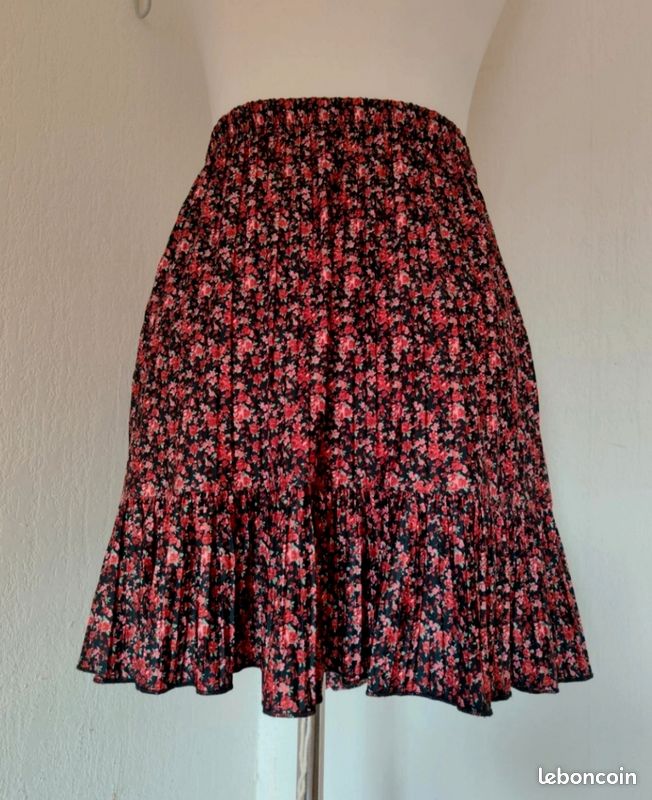 Jupe courte plissée florale Zara TS Rouge et noire (image 5)